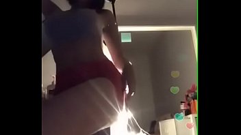 Em Gái Thái Lan Nhảy Sexy Tr_n Uplive