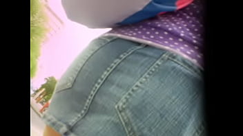 ⁣Upskirt A Morocha Apretadita