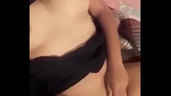 Lo Engaña Con Otros