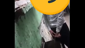 Trao đổi clip quay lén trai thẳng – spycam, trai, quaylen – Video 2812936