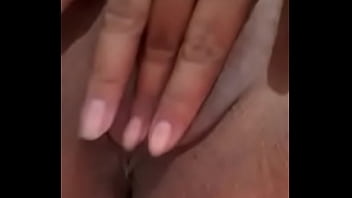 Esfregando A Bucetinha