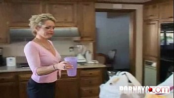 Milf Kelly Leigh Fucks The Delivery Boy - milf - Video 6572263