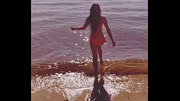 Beach, Splashing – Unknown – 2025 – Incredible – Show – Video 2890028