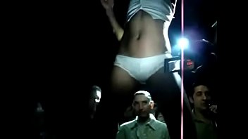 Chica Baila En Cachetero