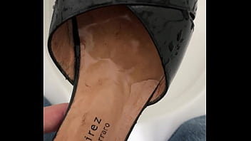 Pissing High Heel Shoe