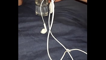 Masturbándome Con Una Botella