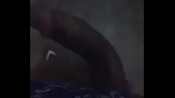 Leonardo Rodrigues – Masturbação Na Sala Escura Com Sunga Estampada