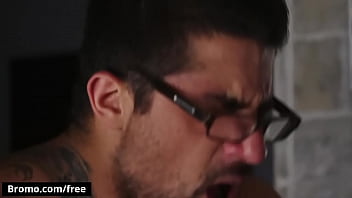 Muscular Man With Big Cock Had Anal Sex – Bromo