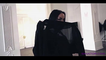 Sanktor 042 – Arabian Girl Dancing Striptease