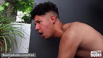 (gus, Fena) – Dudes In Public 58 Shaded Patio – Reality Dudes