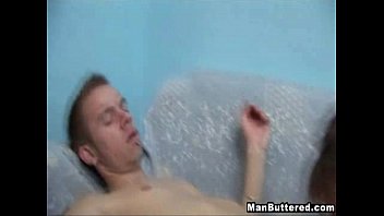 ⁣Twink Gets Massive Facial Cream