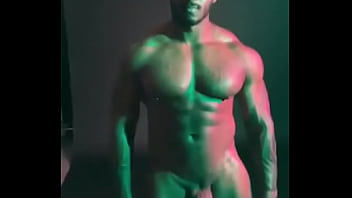 Negão Posando Pra C_meras