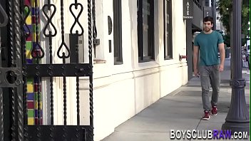 Hunk Has Hardcore Raw Anal Sex