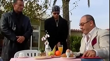 Roberto Malone – Fodendo Na Piscina Do Hotel Com Duas