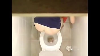 ⁣Masturbation Dans Les Toilettes Au Travail
