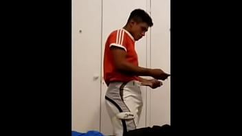 Fudeu Em Troca De Roupa