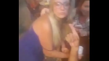 Bolt Jones E In_s Ventura Desejando A Todos Um Feliz Natal Em Copacabana / Rio De Janeiro_(brasil).