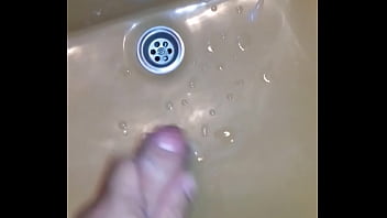 Tirando Leche En La Pileta