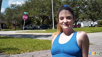 Yngr – 19 Year Old Kinsley Kane Wants To Experience All The Dick