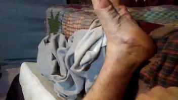 Migueltoes Needs A Hand