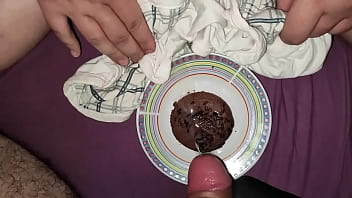 Comendo Bolinho Com Porra