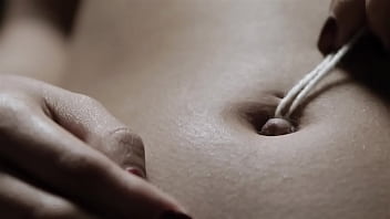 Magnifique Vidéo De Nombril 2