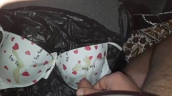 Cum Satin Big Cup Bra – cum, bra, amateur, masturbation, solo, bh, reggiseno, sujetador, cum-on-bra, soutien-gorge, sperma-b – Video 2370869