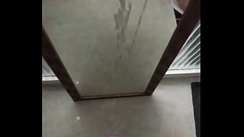 Gozando No Espelho – leite, gozando-na-punheta – Video 2368634