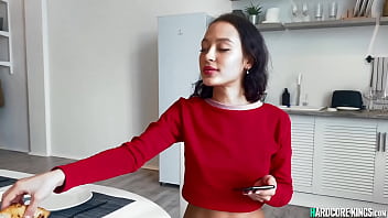 Amateur Girlfriend Fucks In The Kitchen