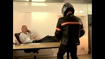 Rola Pesada Para O Motoqueiro Mijão – Kurt Rogers E Ross Hurston