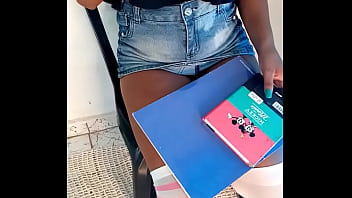 Fui Fazer Tarrefa De Escola Na Casa Da Minha Amiguinha E Acabei Danu A Buceta Pro Visinho Gostoso Dela Gozei