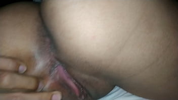 Mostrando A Bucetinha Dela No 69