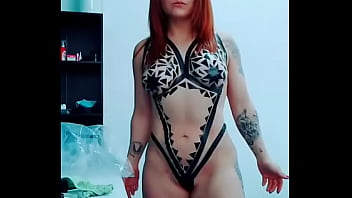 Enseñando Mini Traje