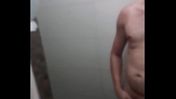 Flagrei Meu Irmão Dotado Batendo Punheta No Banheiro