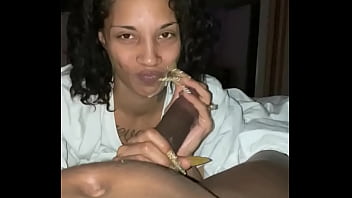 Strawberry Gives Druffbandit An Exclusive Blow