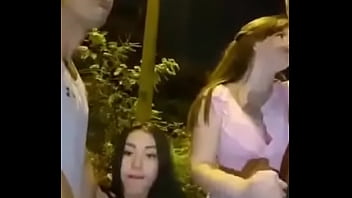 Mamada Dupla Em Publico