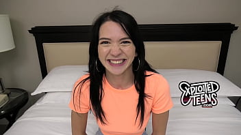 Tall Girl Gives Head