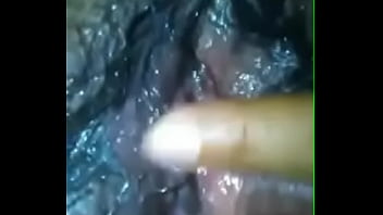 Lucy Enseña Su Panocha Peluda