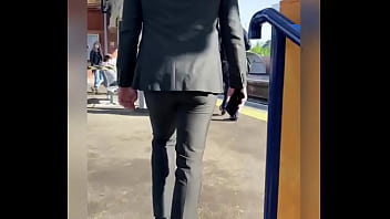 Tight, Gay, Suit, Shiny – Gay – 2025 – Sexy – Performance – Video 1977283