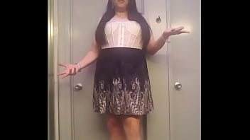 Does This Happen To You? Getting A Phone Call While You_re All Dolled Up…