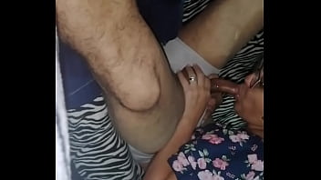 Me Encontró Masturbandome Y Empezó A Grabarme Y Al Final Terminó Ayudándome A Venir