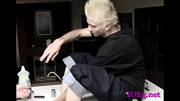 Peculiar Fetish In Outdoor – anal, hardcore, blowjob, food, american, fetish, socks, gay, footjob, short-hair – Video 2055804