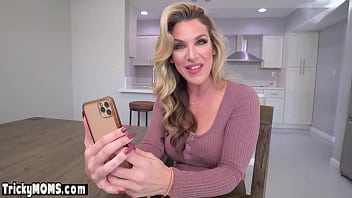 Classy Milf Stepmom Sending Nude Pics To Seduce Stepson