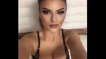 Your Kelly Rubbing Her Pussy