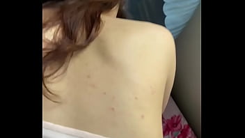 mở cửa sổ cho hàng xóm nhìn chơi