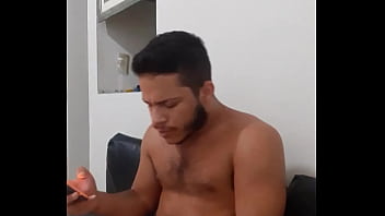 Novinho Dotado Gozando Gostoso – masturbation, leite, gaysex, dotado, novinho, pauzudo, pauzao, gay-amateur, gay-sex, ativo, gay-porn – Video 1986138