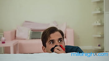 My Stepsis Has The Best Smelling Vagina