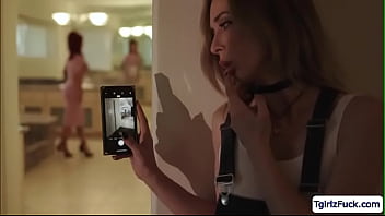 Aiden Deepthroats Ts Stepmom Foxxy