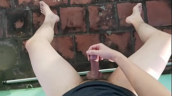 nghịch buồi tr_n s_n thượng