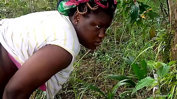 Two Lovers Caught Fucking Outdoor